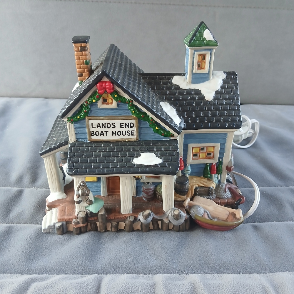 Dickens Collectables Lands End Boat House 1997 Vintage Towne Series